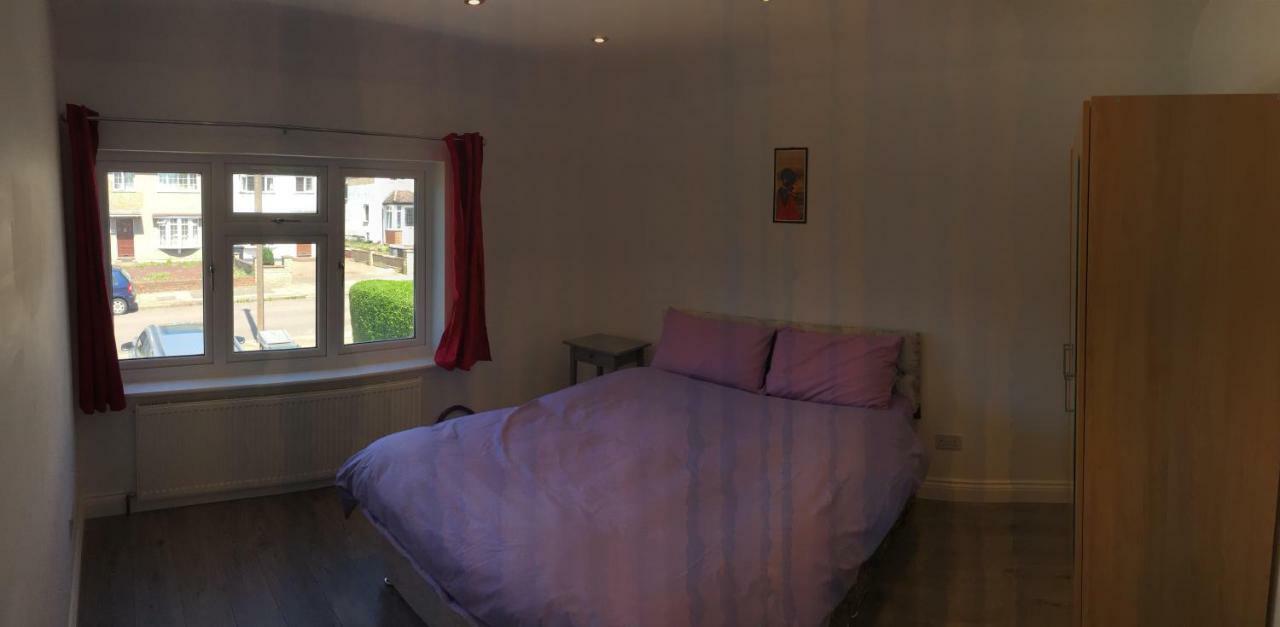 Rushden Vacation Home Hendon Bagian luar foto