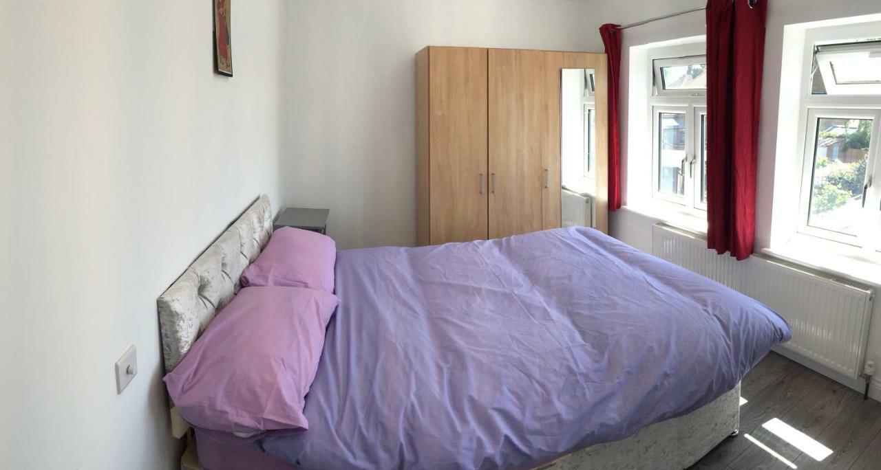 Rushden Vacation Home Hendon Bagian luar foto
